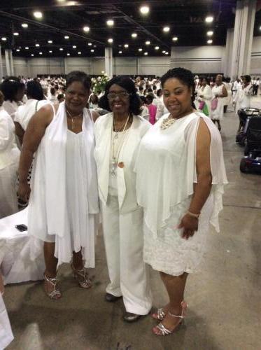 Dr.-Mitchell-with-Grand-Nirce-Sharisse-Harris-and-friend-Soror-at-AKA-Sorority-Boule-Banquet-in-Atlanta-2016